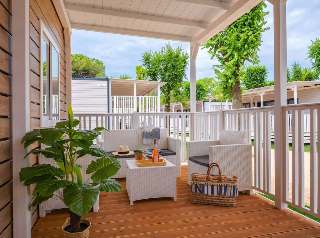 tenuta-primero-mobile-home-lodge-superior-exterior-terrace