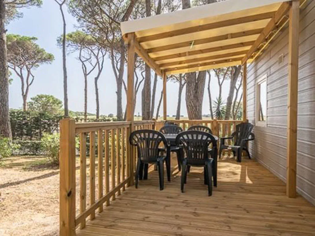 hu-fabulous-village-mobile-home-comfort-exterior-terrace-view