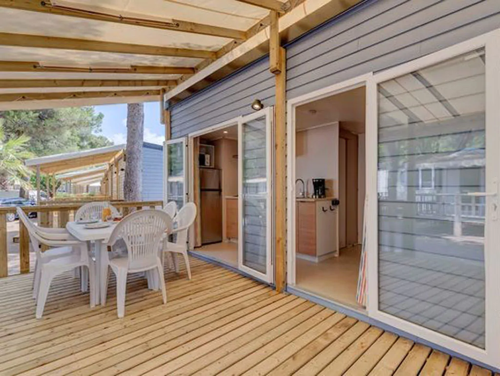 hu-fabulous-village-mobile-home-comfort-exterior-terrace