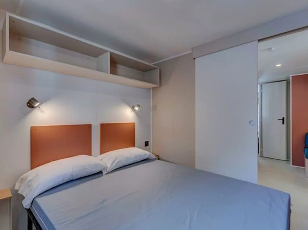 hu-fabulous-village-mobile-home-comfort-interior-bedroom-double-bed