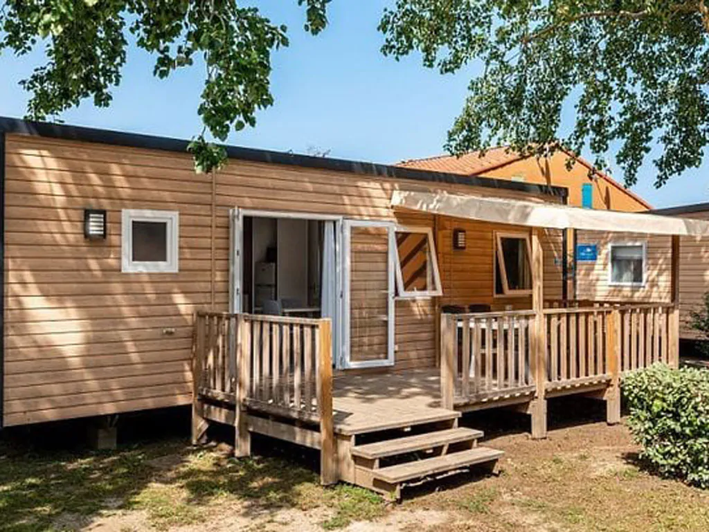 hu-fabulous-village-mobile-home-premium-exterior-mobile-home-view