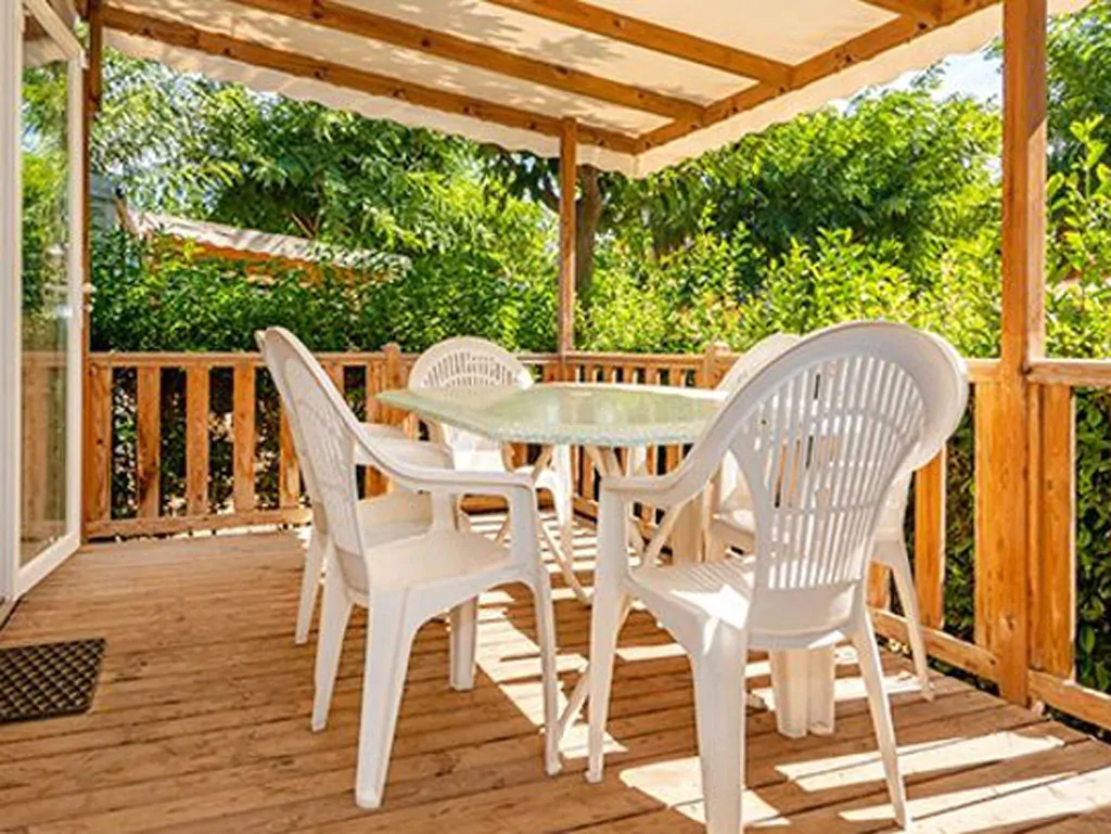 hu-fabulous-village-mobile-home-premium-exterior-terrace