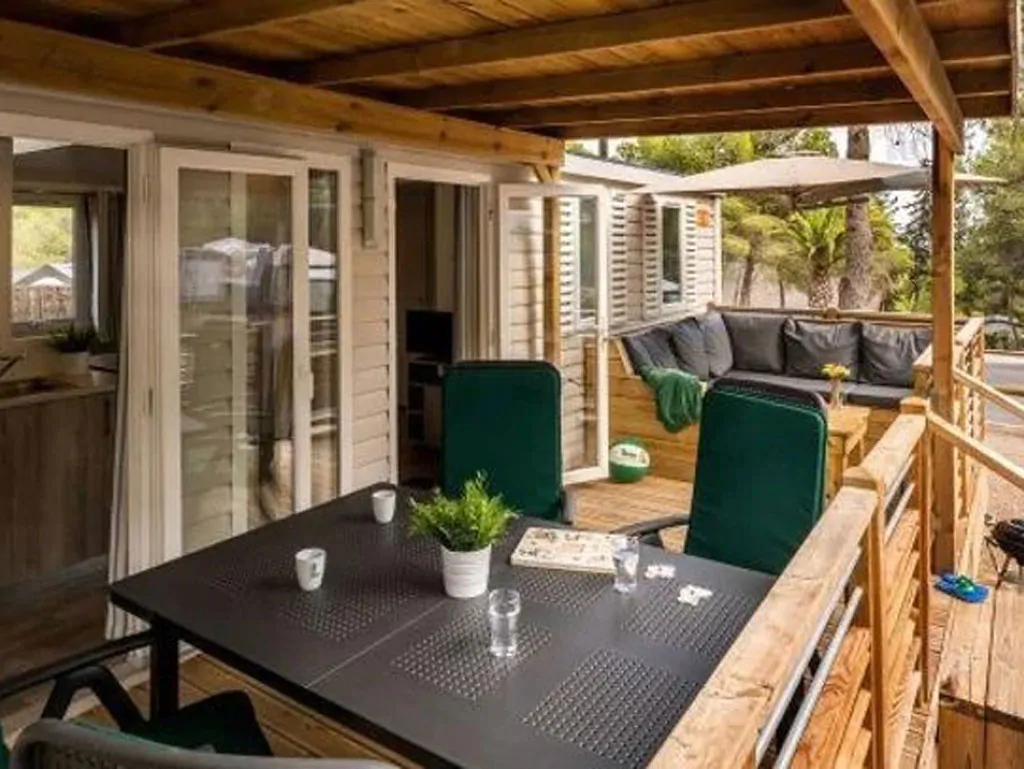 hu-fabulous-village-mobile-home-premium-for-6-persons-exterior-terrace