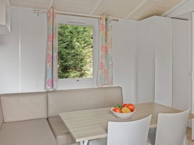 hu-girasole-village-mobile-home-comfort-for-4-persons-interior-dining-area