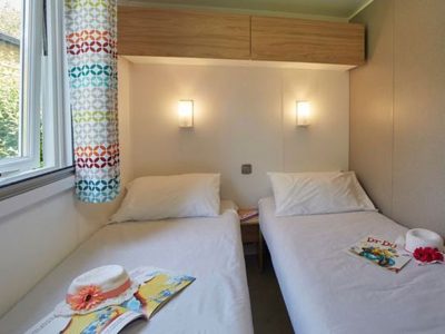 hu-girasole-village-mobile-home-comfort-for-6-persons-interior-bedroom-single-beds