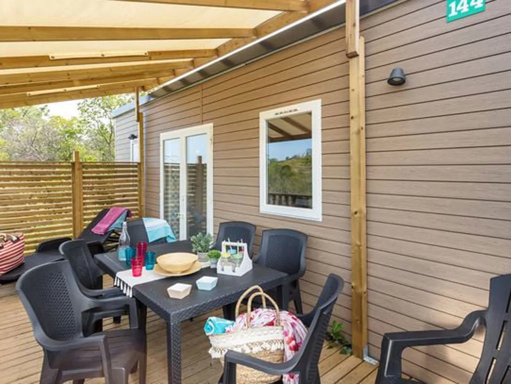 hu-girasole-village-mobile-home-premium-for-6-persons-exterior-terrace-view