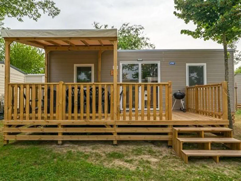hu-montescudaio-village-mobile-home-comfort-for-6-persons-exterior-mobile-home