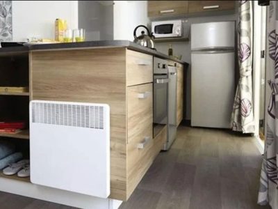 hu-montescudaio-village-mobile-home-premium-for-6-persons-interior-kitchen