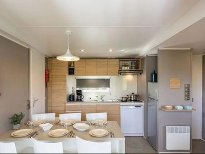 hu-park-albatros-village-mobile-home-premium-for-6-persons-interior-kitchen