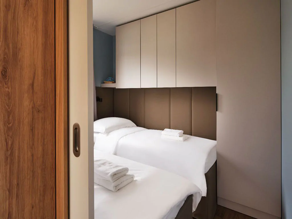 amadria-park-sibenik-beach-villa-pool-sauna-interior-bedroom-iii