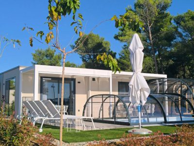 amadria-park-sibenik-mobile-home-beach-villa-exterier-pool