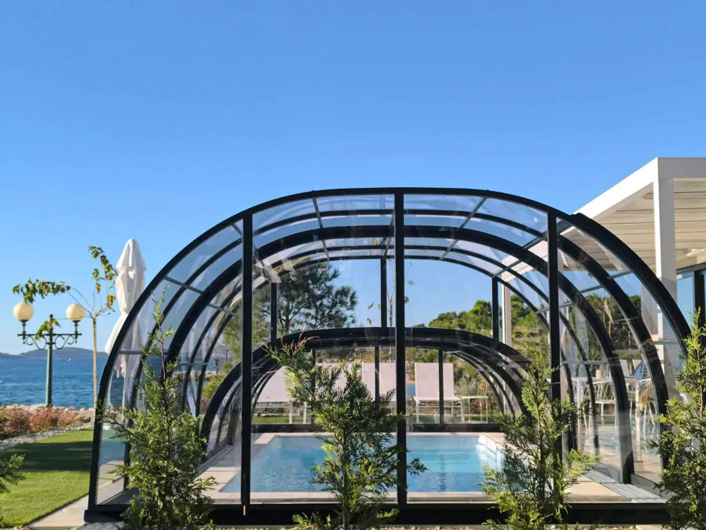 amadria-park-sibenik-mobile-home-beach-villa-exterier-pool-view-2