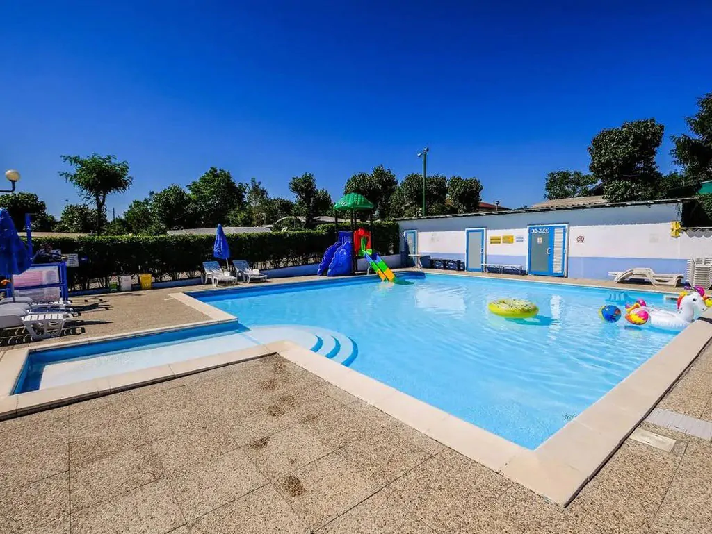 camping-iris-park-lago-di-garda-children-pool