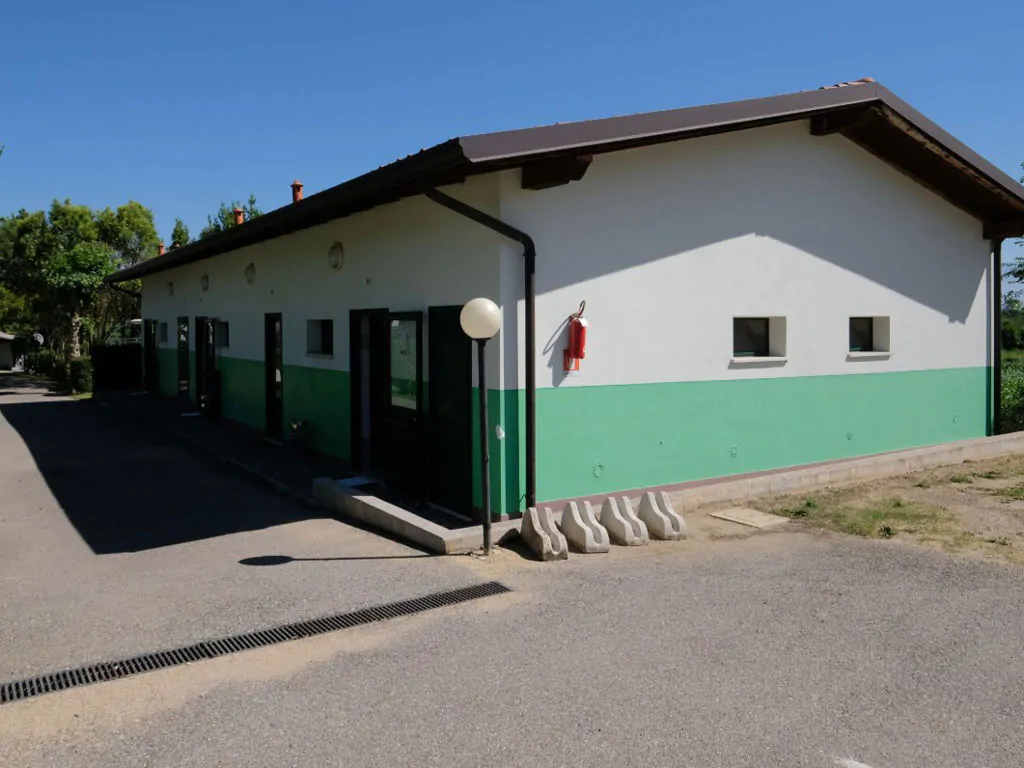 camping-iris-park-lago-di-garda-sanitary-point-view