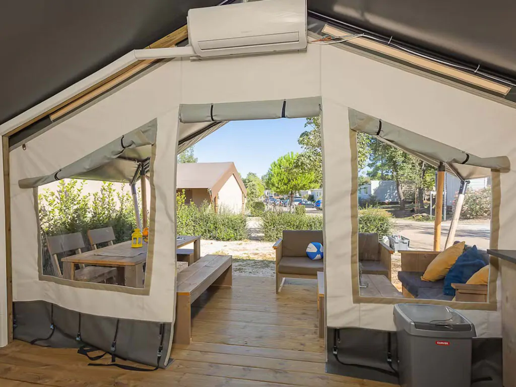 campsite-zelena-laguna-safari-tent-comfort-airco-interior-airco
