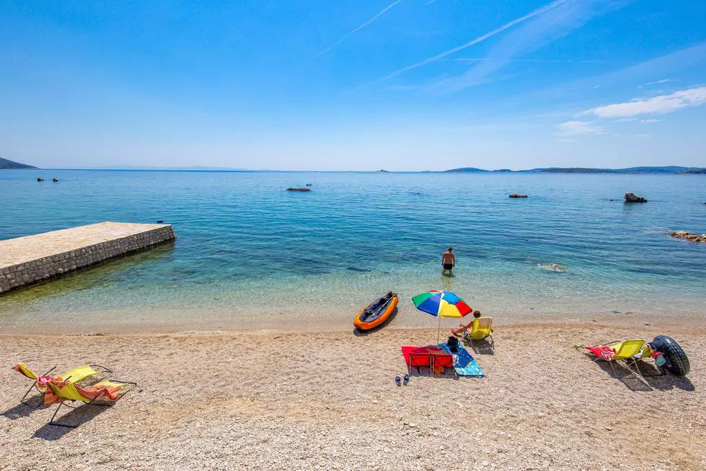 campsite-lavanda-beach-view