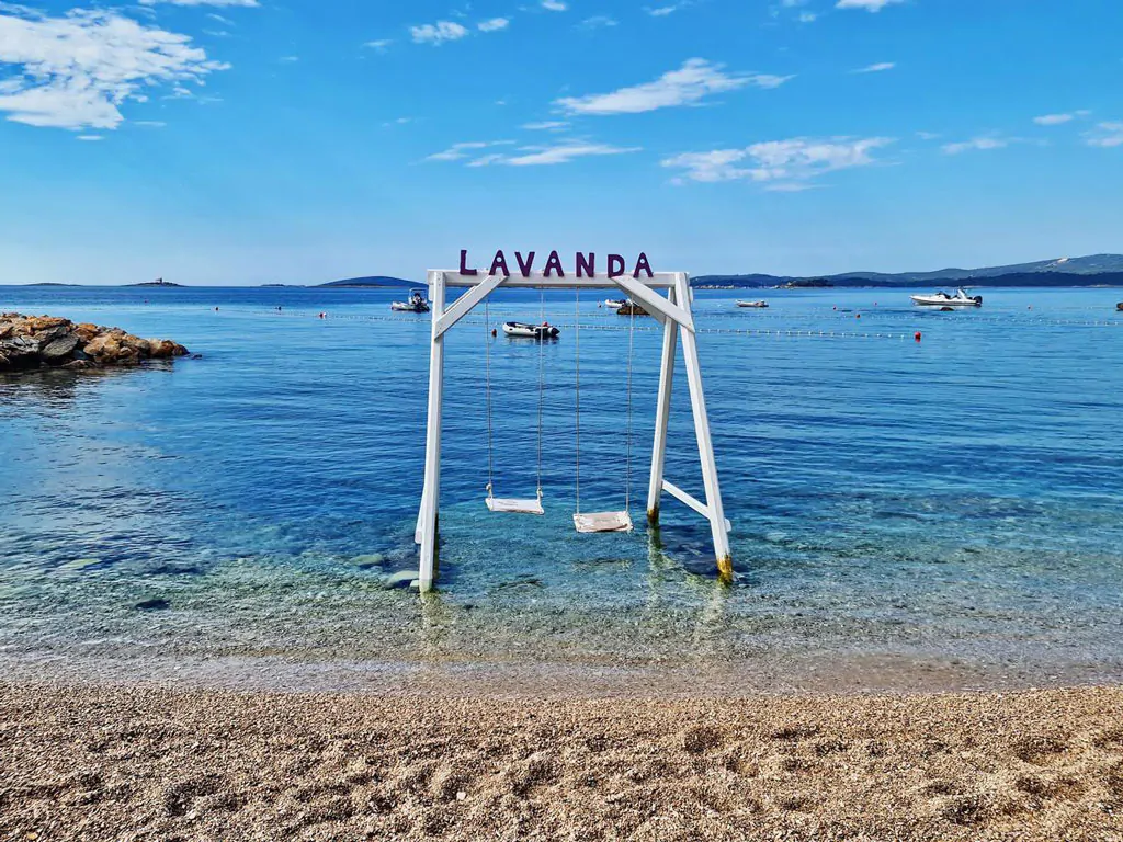 campsite-lavanda-sea