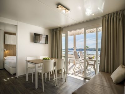 campsite-valkanela-mobile-home-comfort-exterior-living-room