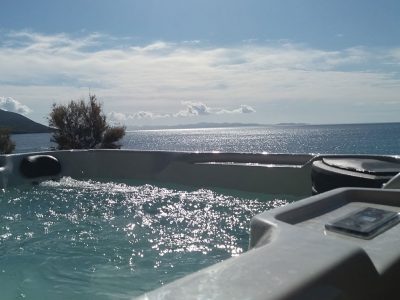 campsite-lavanda-mobile-home-deluxe-sea-with-whirlpool-exterior-terrace-whirlpool-2