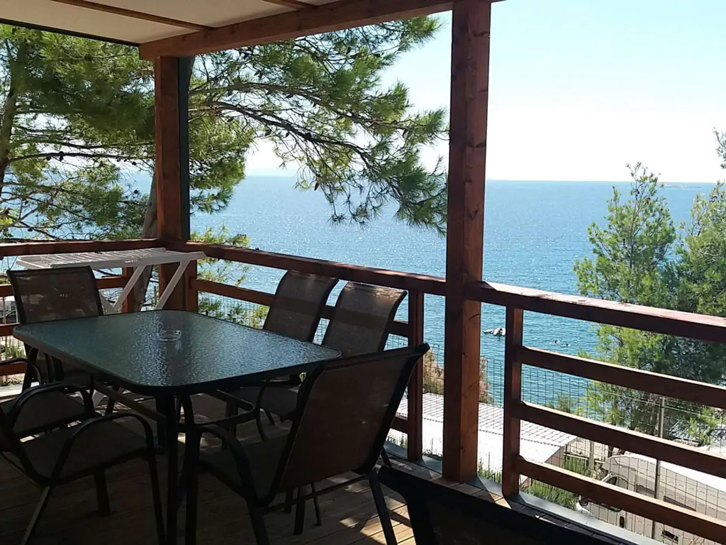 campsite-lavanda-mobile-home-premium-exterior-terrace-with-view