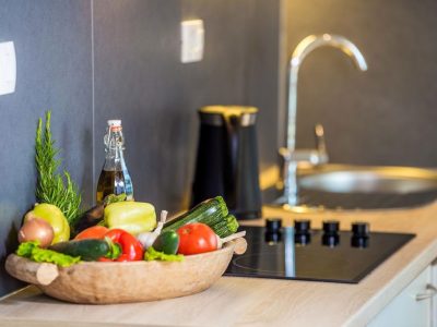 campsite-lavanda-mobile-home-prestige-with-whirlpool-interior-kitchen-details