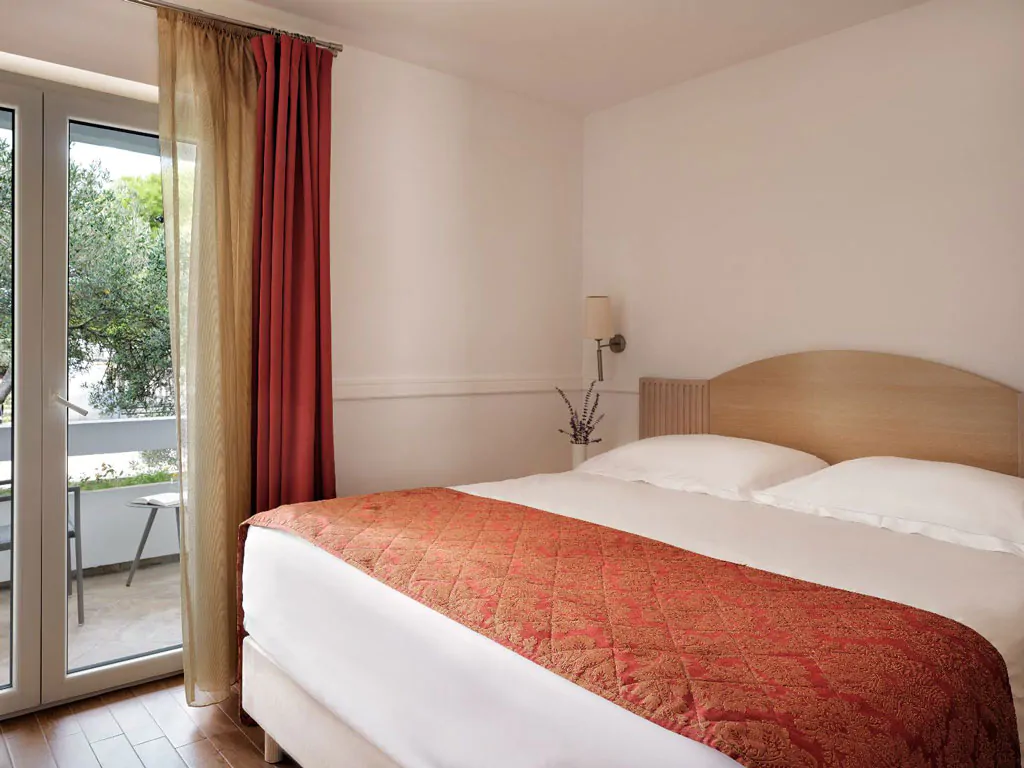 amadria-park-sibenik-apartment-32-interior-bedroom