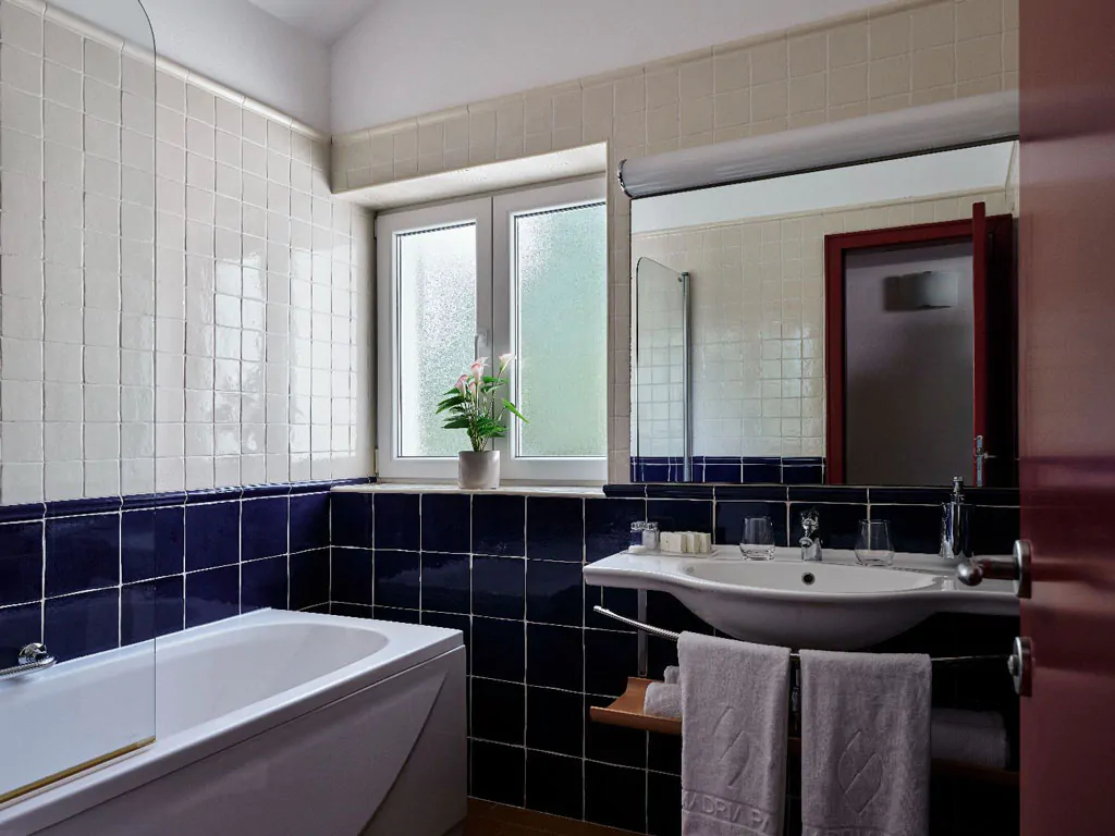 amadria-park-sibenik-apartment-43-interior-bathroom