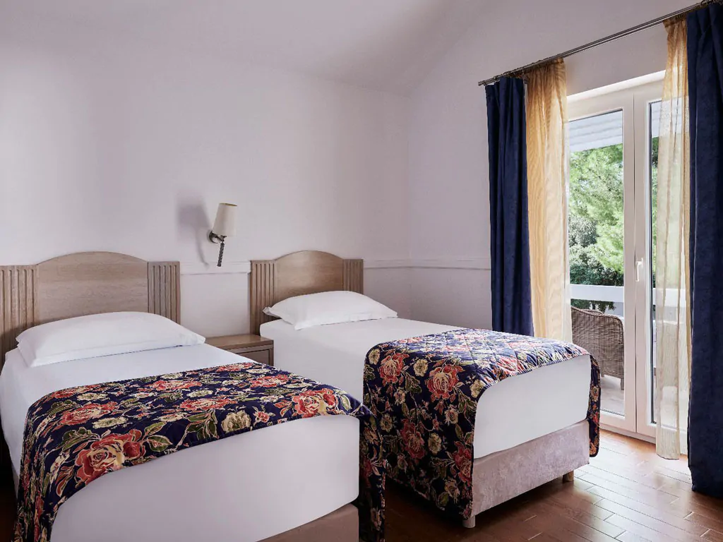 amadria-park-sibenik-apartment-43-interior-bedroom