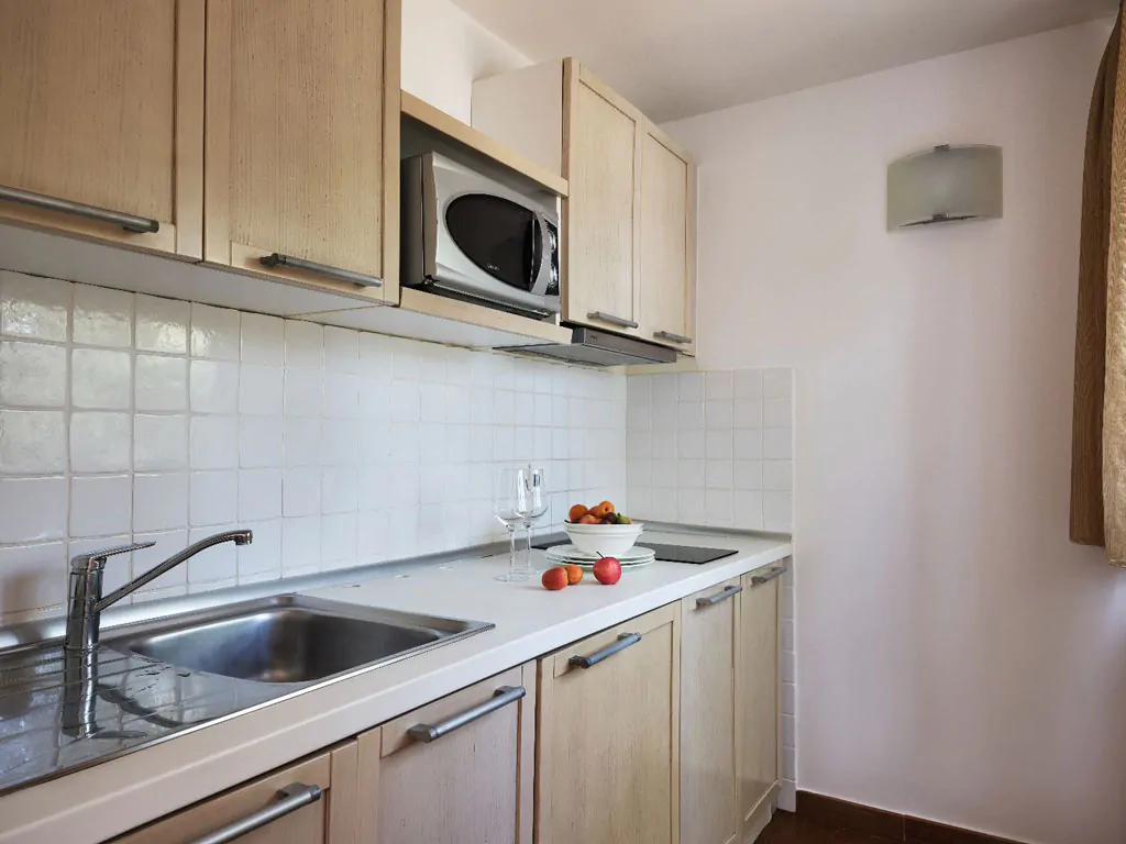 amadria-park-sibenik-apartment-43-interior-kitchen