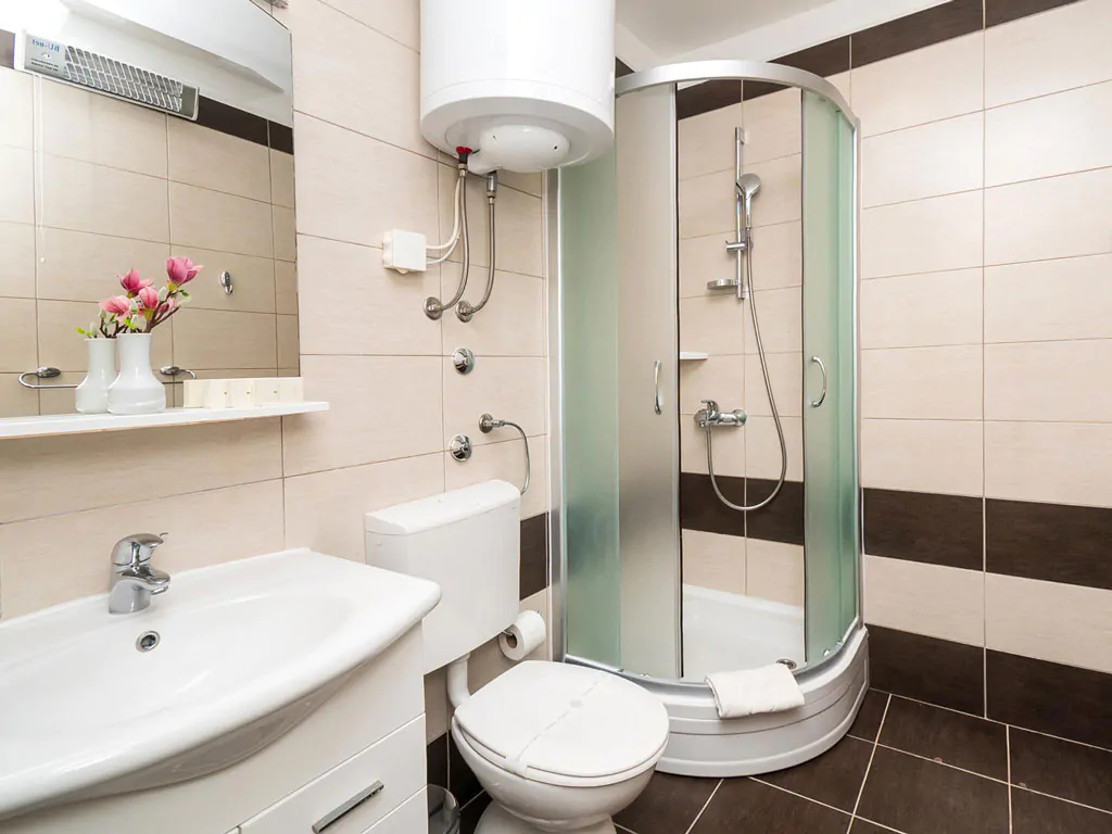 amadria-park-sibenik-villa-kornati-apartment-sea-view-interior-bathroom