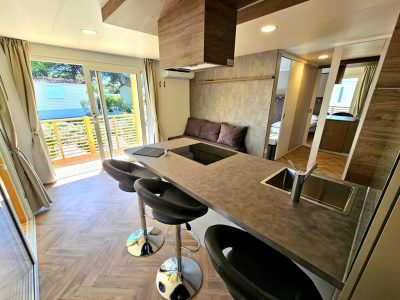 campsite-amadria-park-trogir-mobile-home-family-deluxe-interior-kitchen-and-living-room