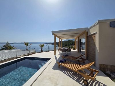 campsite-lavanda-mobile-home-sunset-pool-exterior-terrace-view
