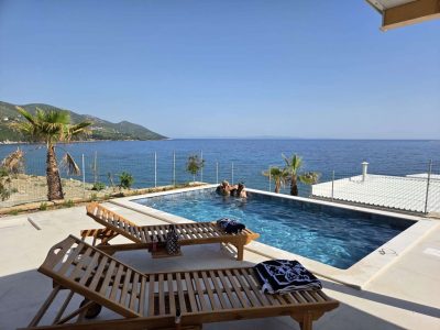 campsite-lavanda-mobile-home-sunset-pool-exterior-terrace-with-pool