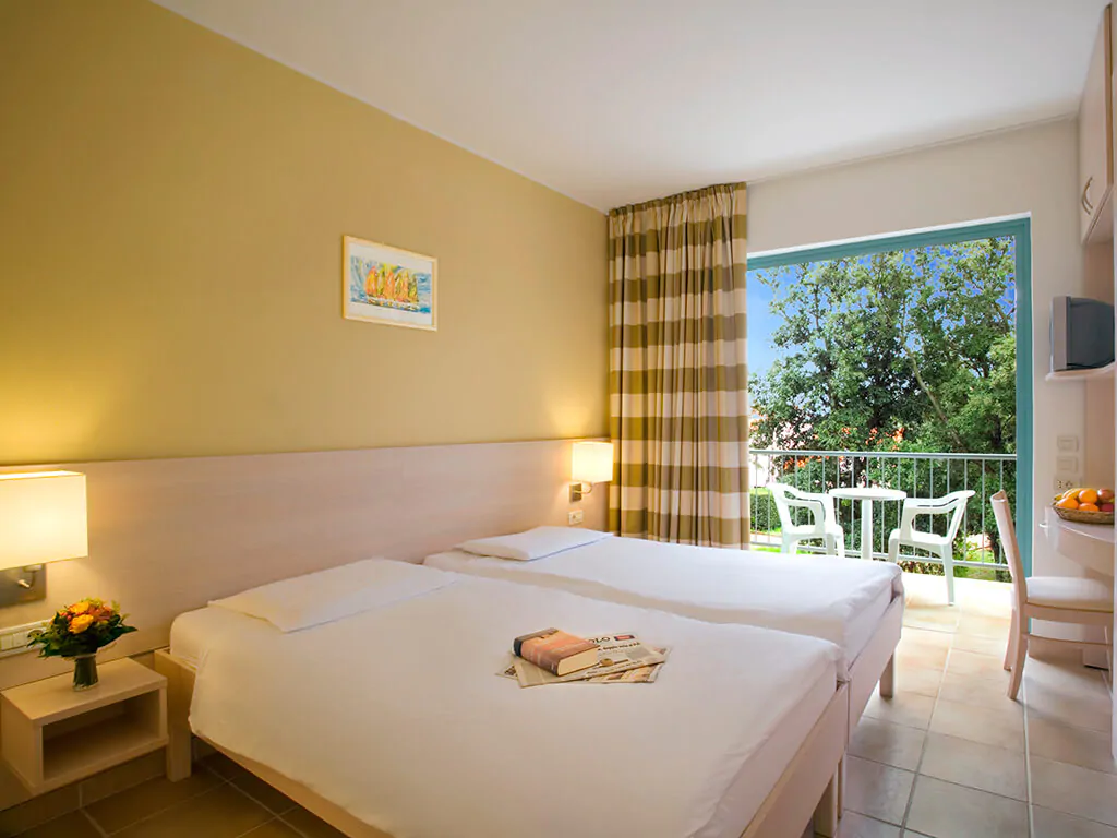 solaris-naturist-camping-resort-room