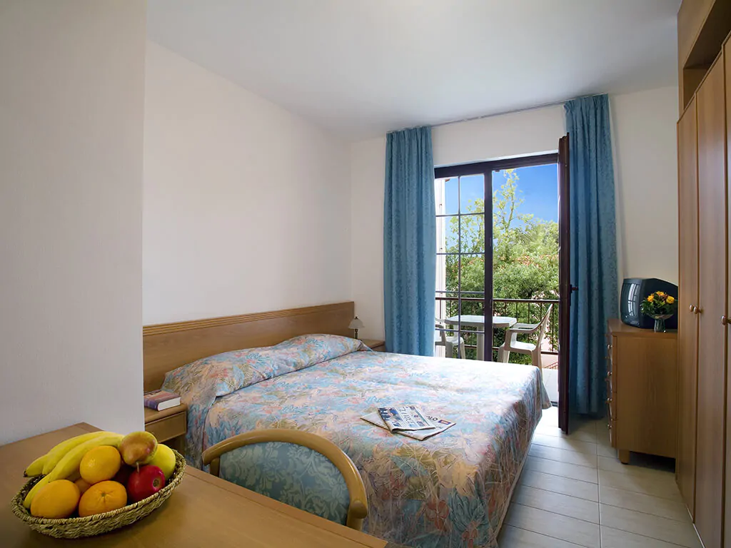 solaris-naturist-camping-resort-superior-room-seaside-balcony