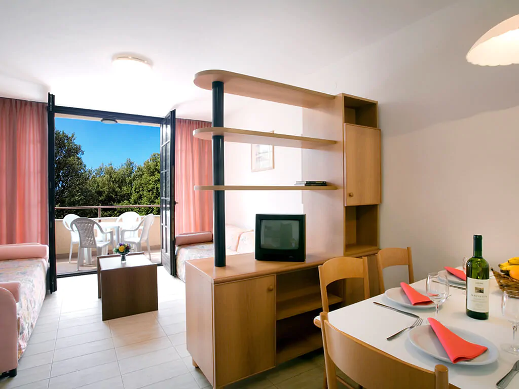 solaris-naturist-camping-resort-standard-one-bedroom-app-four-persons-seaside