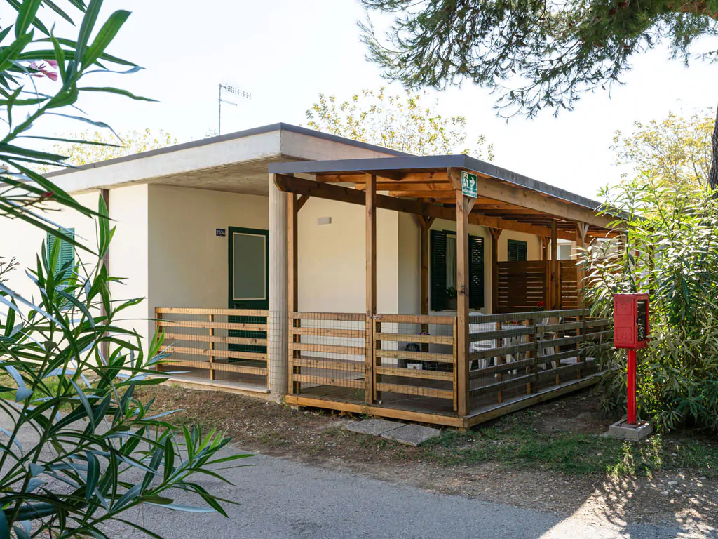 stork-family-collection-bungalow-bilocale-dog-exterior-mobile-home