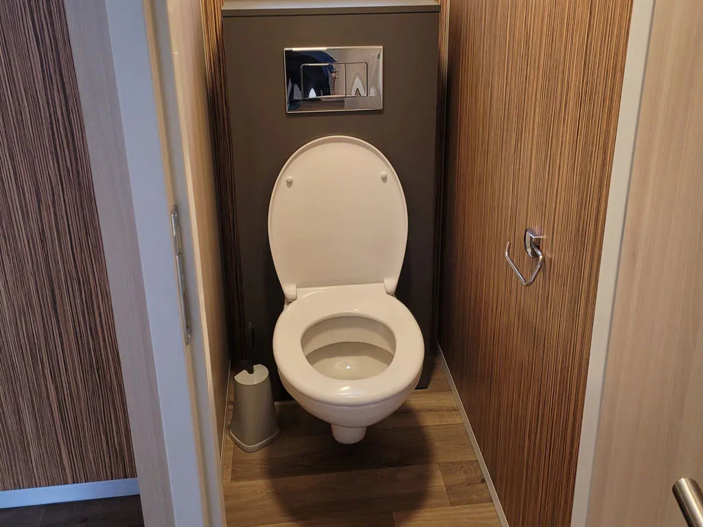 campsite-sun-lodge-katsura-interior-bathroom-view