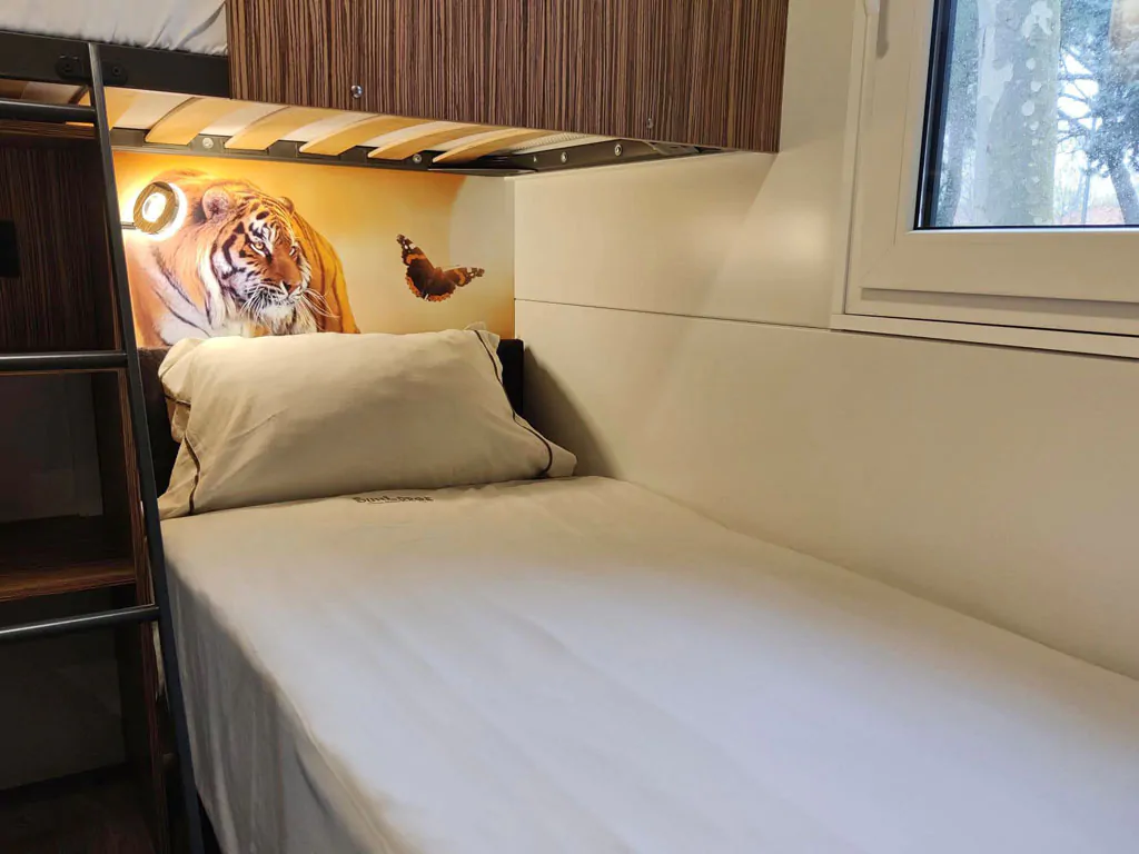 campsite-sun-lodge-katsura-interior-bedroom-single-bed