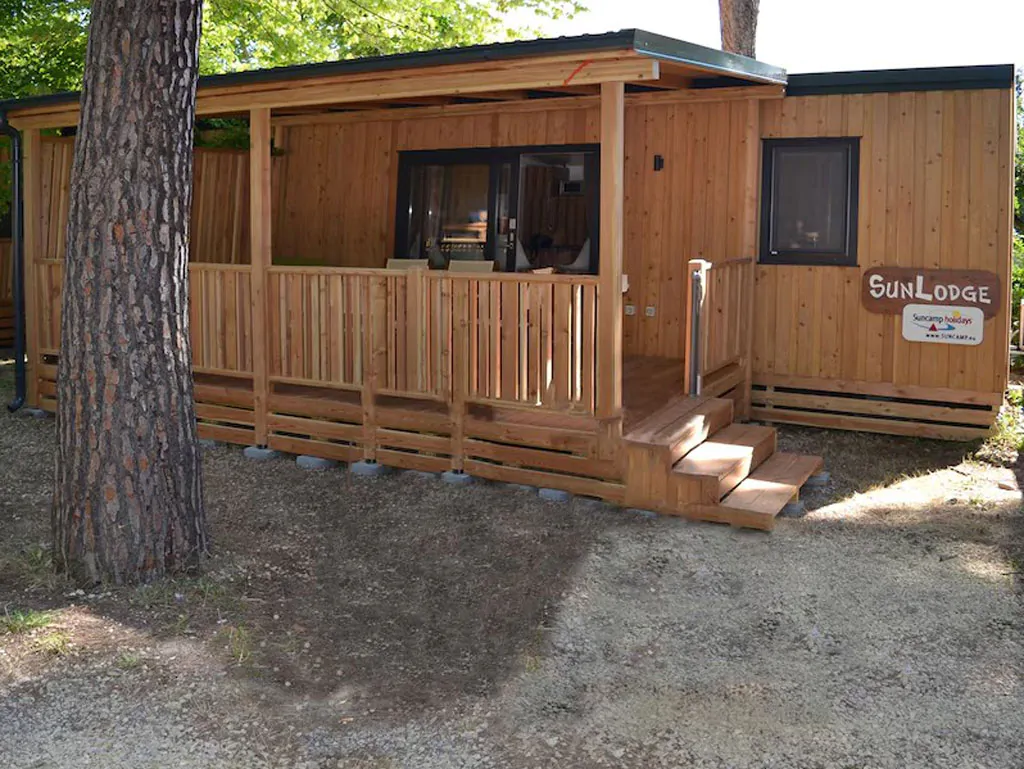 mobile-home-sunlodge-catalpa-exterior-view