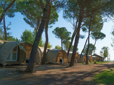 camping-village-punta-navaccia-glamping-tent-coco-tents-exterior-glamping-view