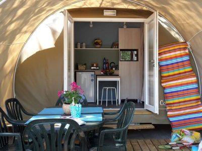 camping-village-punta-navaccia-glamping-tent-coco-tents-exterior-terrace