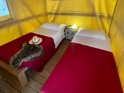 camping-village-punta-navaccia-glamping-tent-mini-glamping-interior-bedroom-single-beds-view