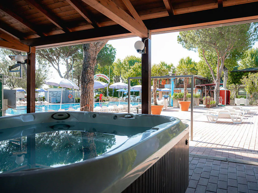 camping-village-punta-novaccia-children-hot-tub
