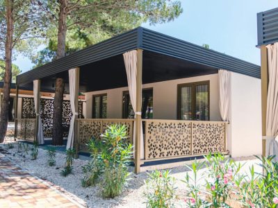 campsite-jasenovo-maris-oasis-garden-villa-exterier-mobile-home-outdoors