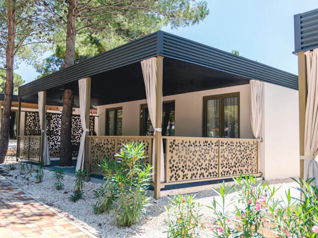 campsite-jasenovo-maris-oasis-garden-villa-exterier-mobile-home-outdoors
