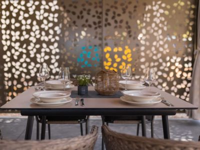 campsite-jasenovo-maris-oasis-garden-villa-interier-table
