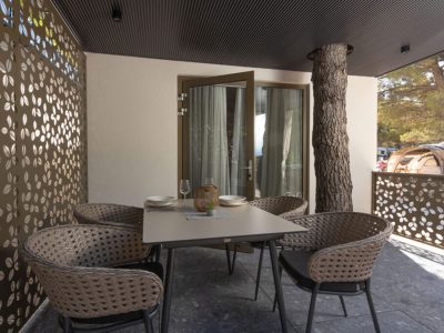 campsite-jasenovo-maris-oasis-lodge-villa-exterier-terace