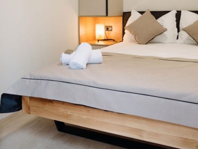 campsite-jasenovo-maris-oasis-lodge-villa-interier-double-bed