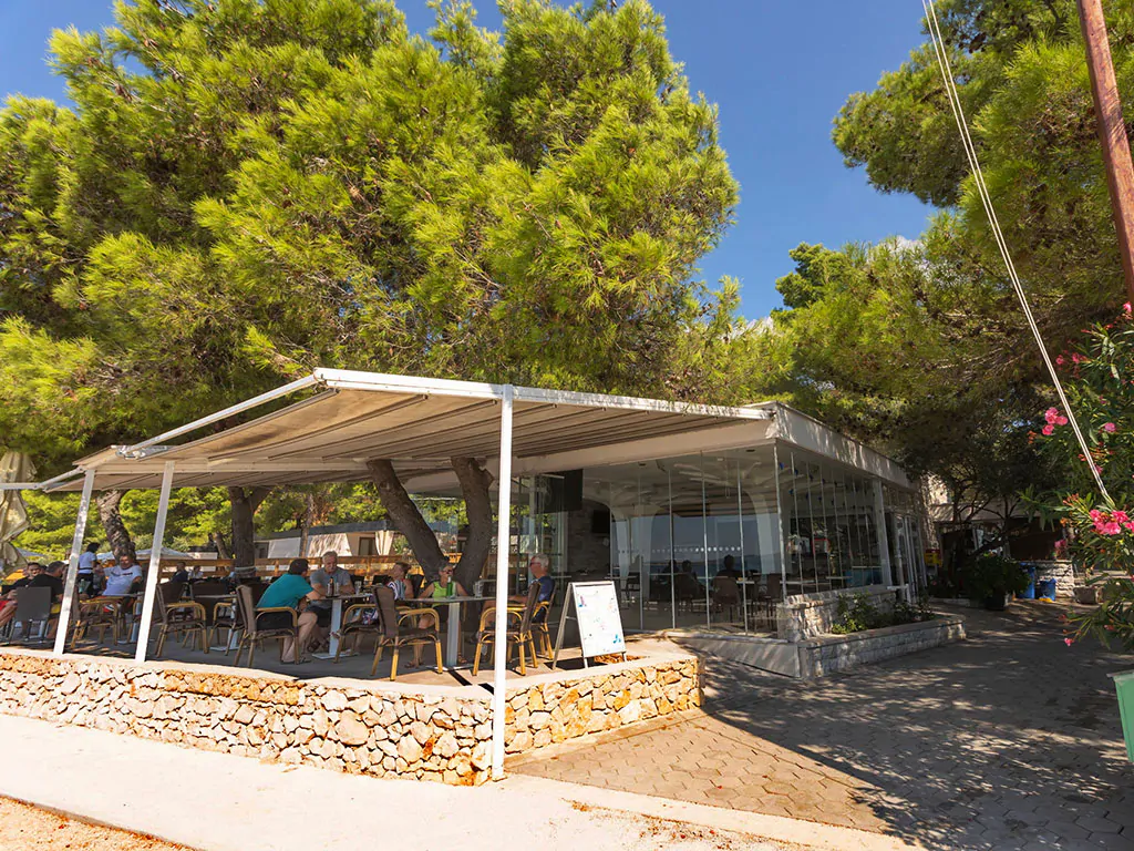 campsite-jasenovo-outside-bar